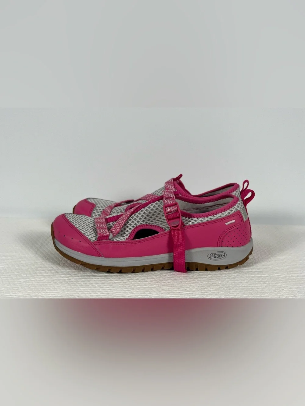 Chaco Pink and Gray Girls Kids' Sport Sandal Size 5 Nwot